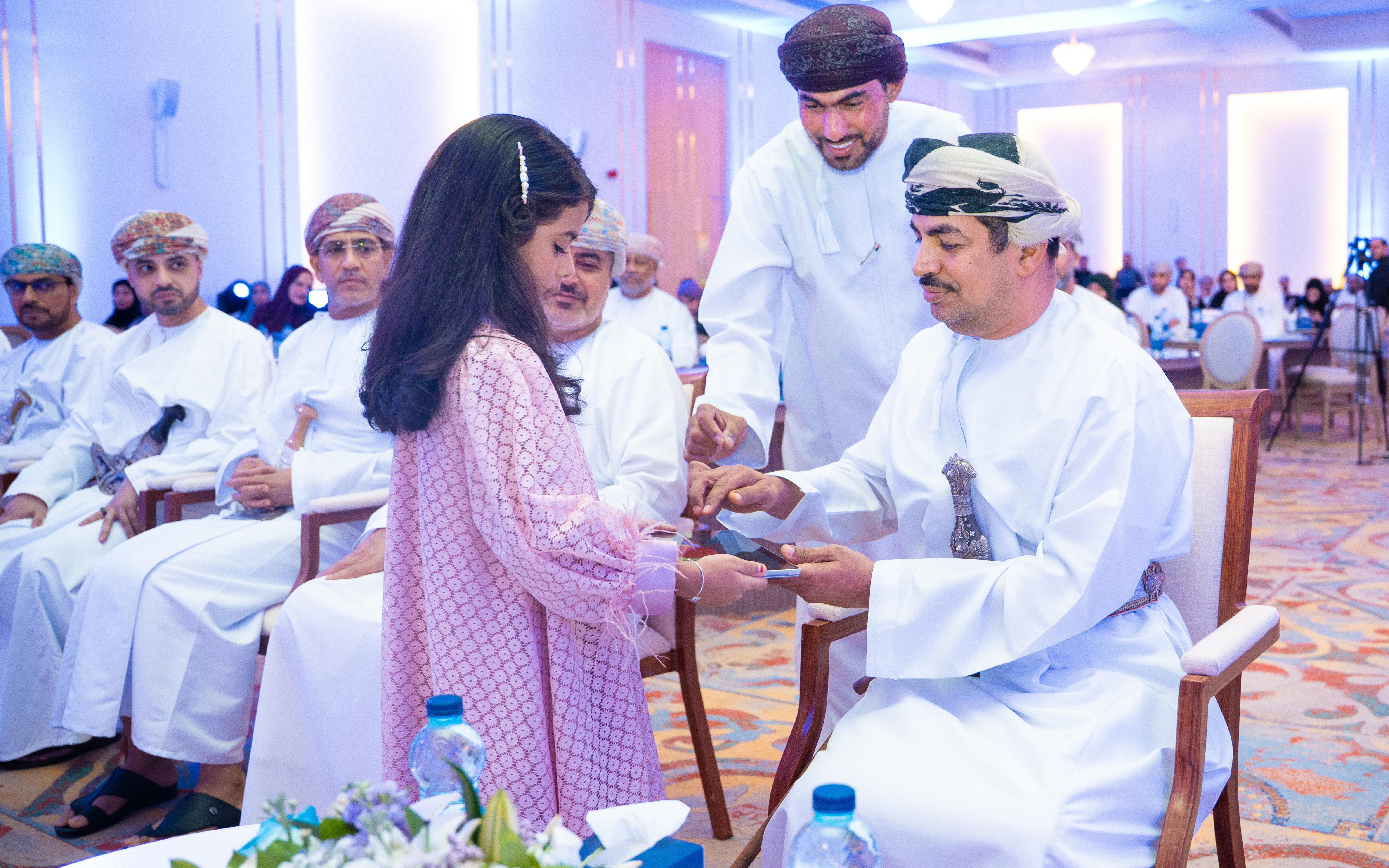 تماشيًا مع رؤية عُمان 2040 والتحول الرقمي، هيئة الطيران المدني تُطلق النسخة المطوّرة للموقع الإلكتروني للأرصاد العُمانية وتطبيق الهواتف الذكية. 